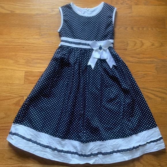 Dress - Picture 1 of 4